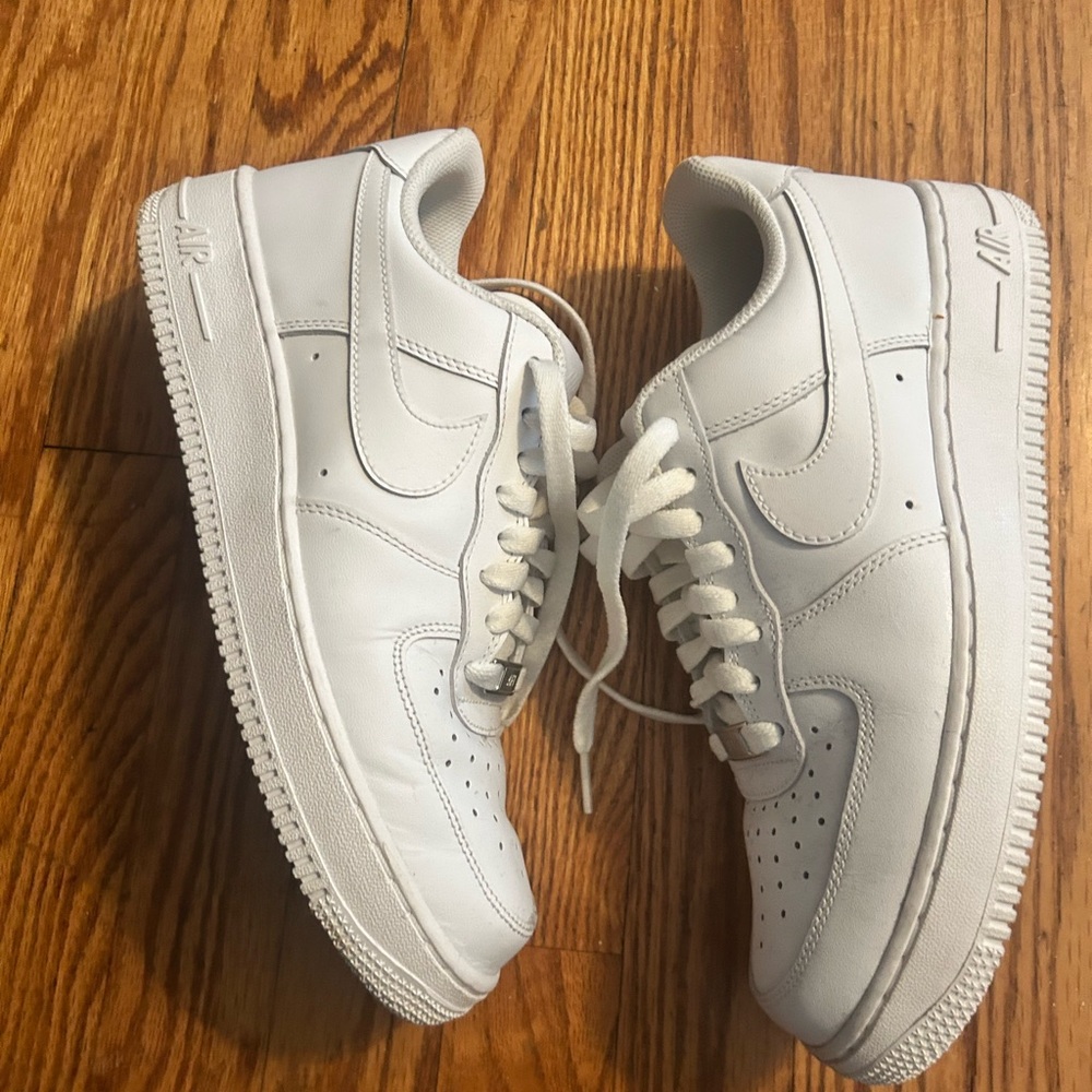 Nike women’s Air Force 1’07